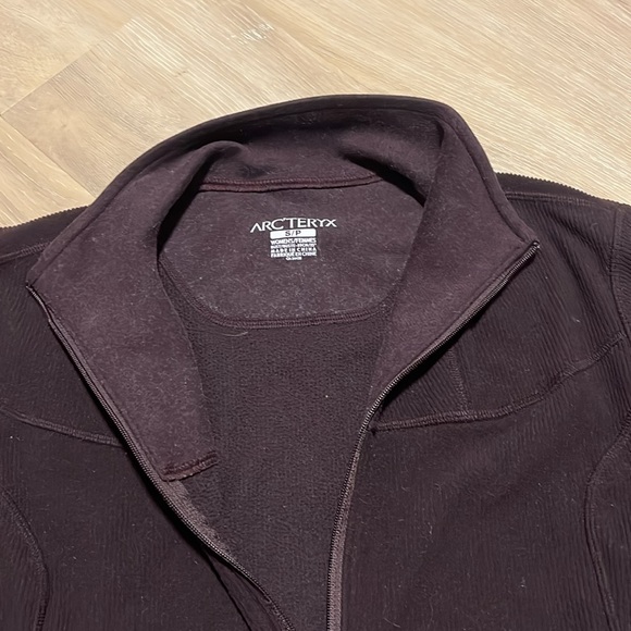 Arc'teryx Women's Black Jacket - Picture 2 of 6